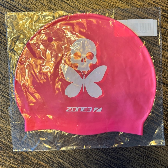 Bundle of 5 Swim Caps! Betty Designs, Zone 3, Sports & TYR - Picture 8 of 8